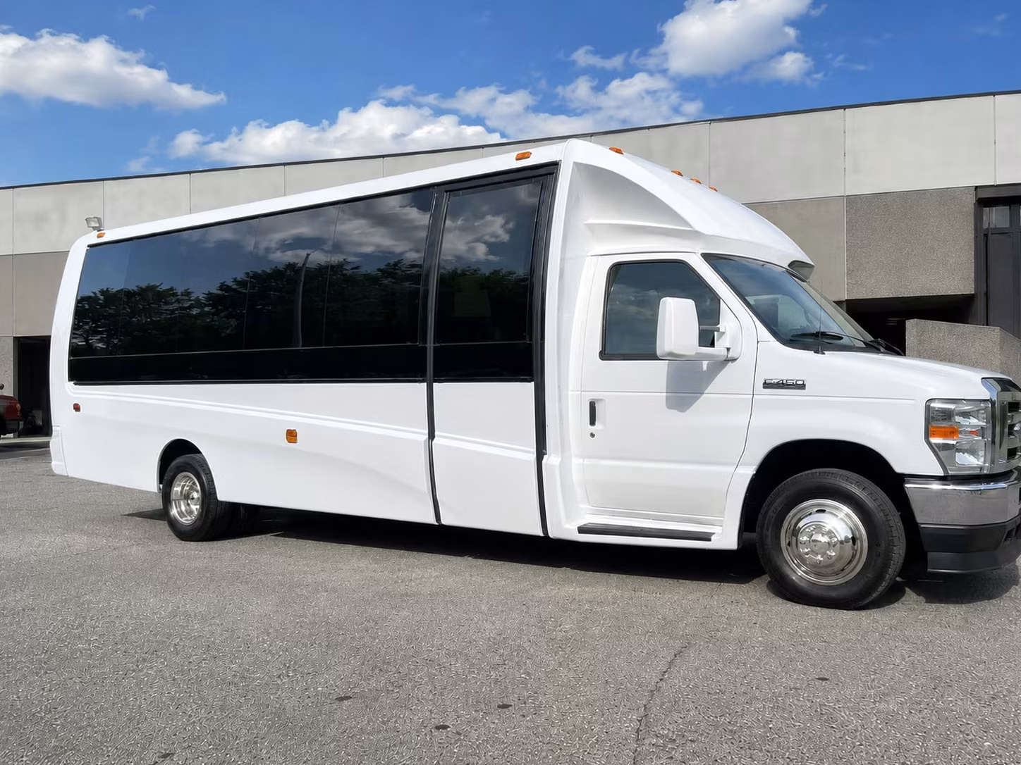 kent 18 passenger minibus rental