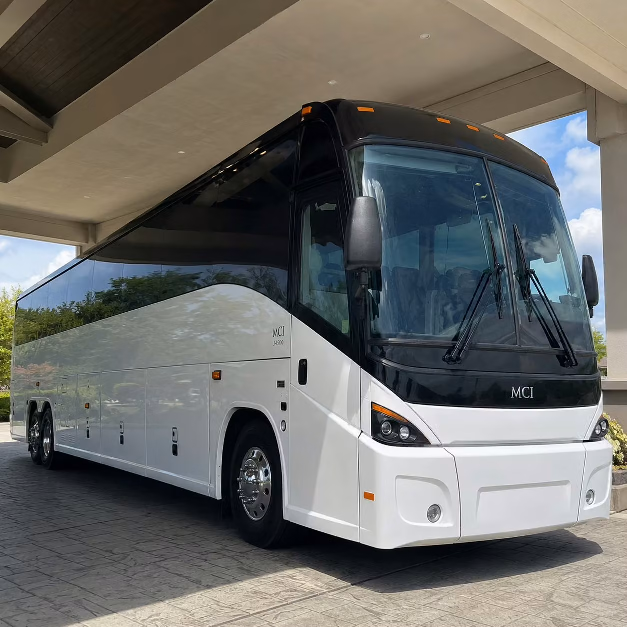 why kent employers choose coachbuskent com for recurring employee transportation